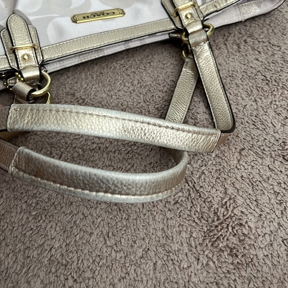 Used Coach Good Metallic Purse No. C1261-F19675. - Picture 6 of 16